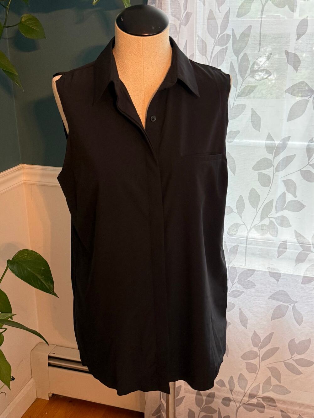 Athleta Urbanite II Tank Top Black Size Medium Collared Button Down Tunic